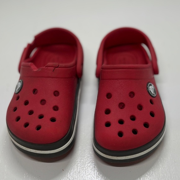Kids Crocs red with white stripe size 8 - Picture 3 of 12